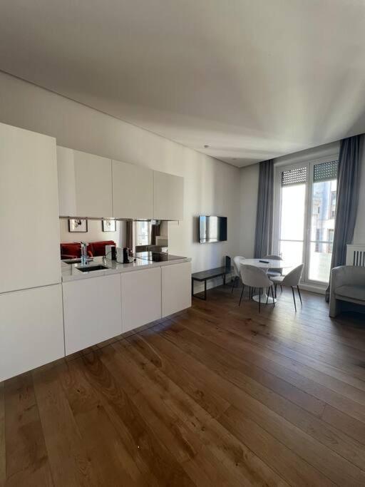 Piazza Affari Apartment - City Center Милан Экстерьер фото